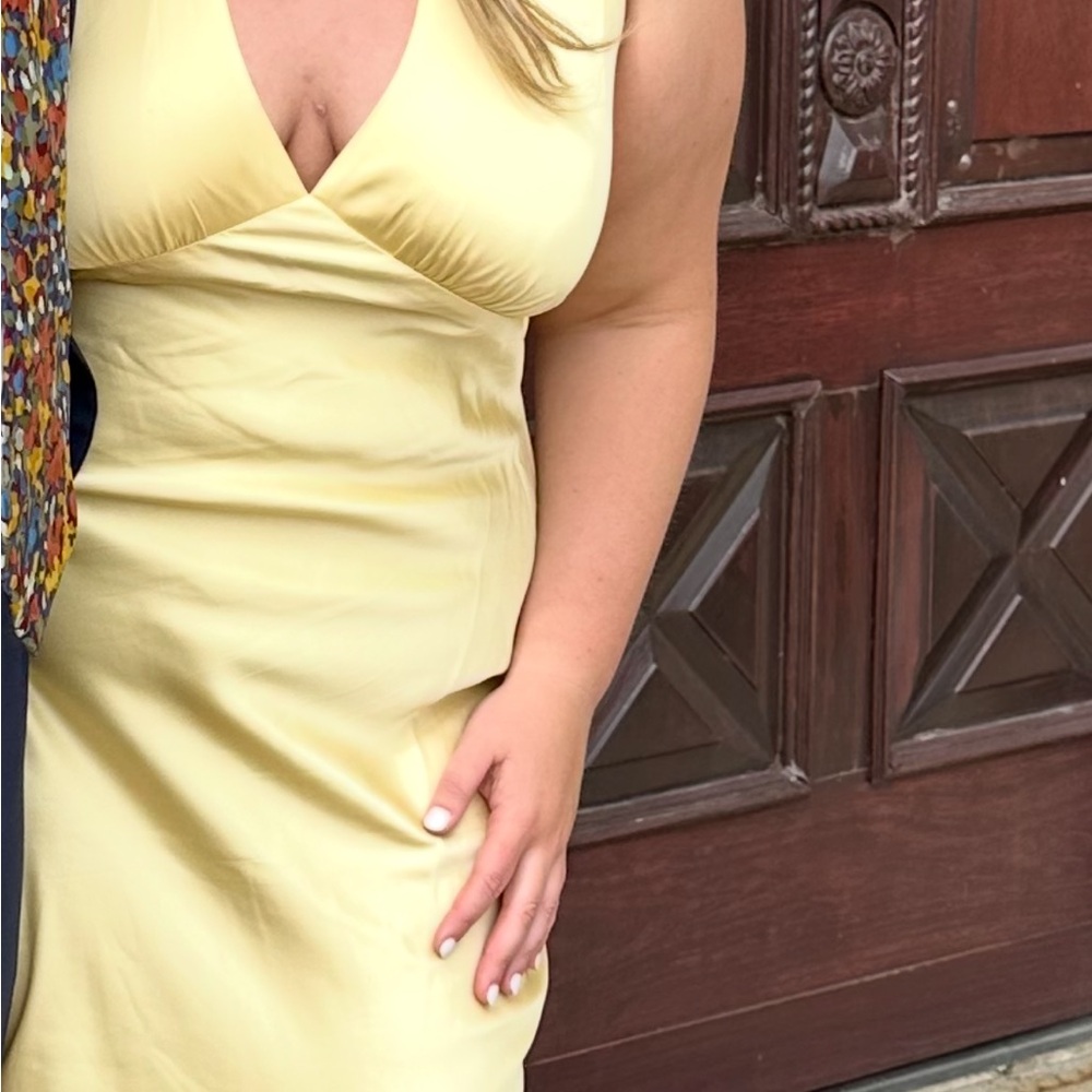 Elegant yellow Dress